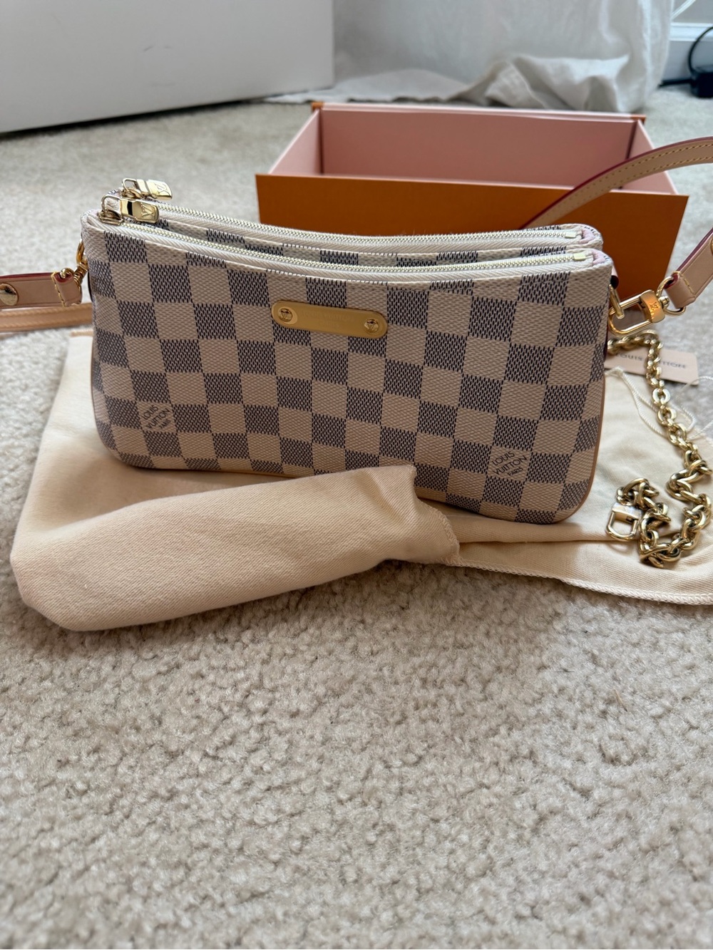 Louis Vuitton Pochette Liv in Damier Azur (Cream/White) Full Set - Picture 3 of 12